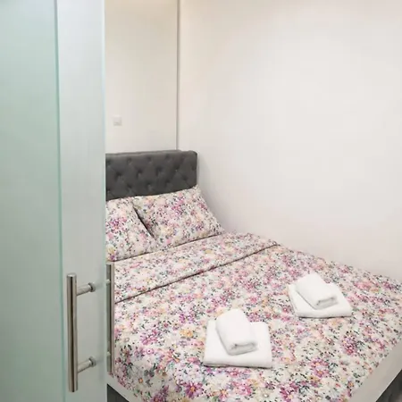 J S Apartman *